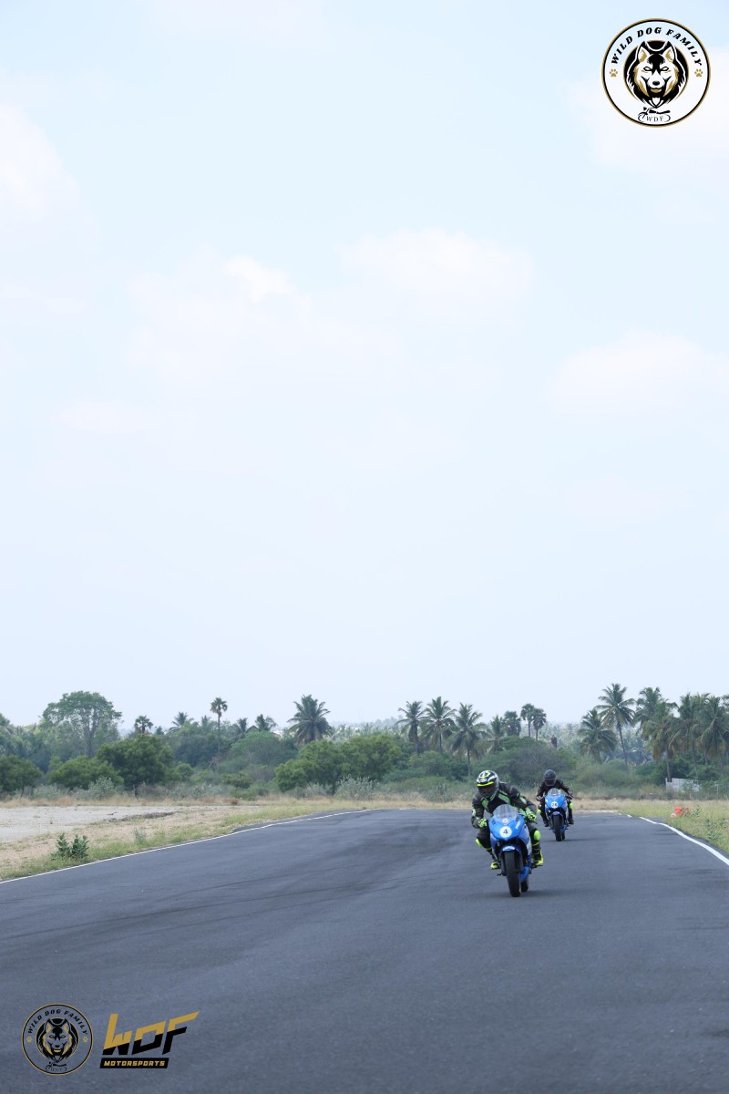 wdf-April 5&6 events bike racing in race track photo